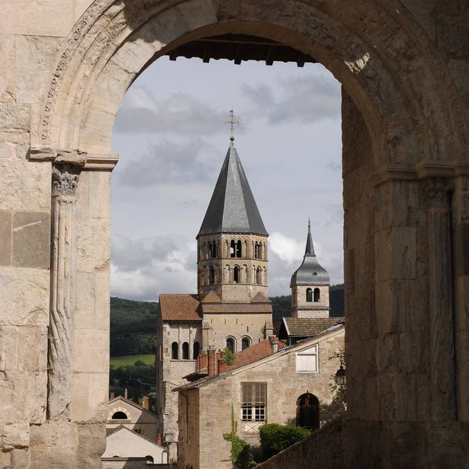 CLUNY FRANCIA ABADIA DE CLUNY EXCURSIONES CRUCEROS FLUVIALES FRANCE RODANO CRUCEROS RHONE CRUISES